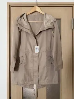 【未使用】ベージュ フード付き ジャケット　Sサイズ