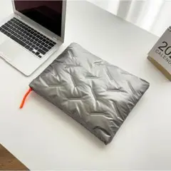 キルティング おしゃれパソコンケース シルバー PCバッグ 軽量 防水 衝撃吸収