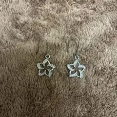 花形シルバーピアス