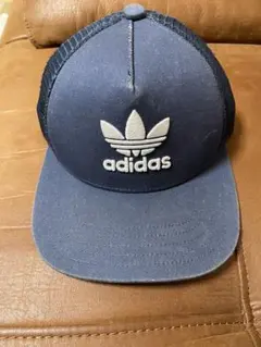 adidas ネイビー キャップ
