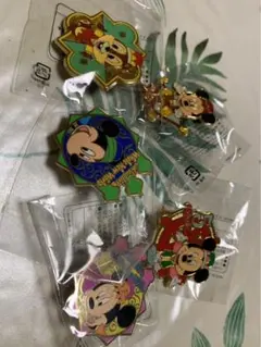 ミッキーマウス ピンバッジ 5個セット カラフル デザイン