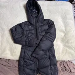 アディダス　フード付きダウンジャケット