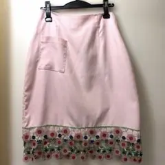 ピンク タイトスカート 刺繍 裾デザイン 裏地あり Mサイズ
