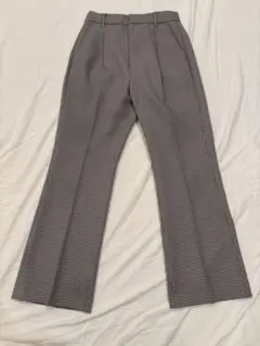 ブラウン スラックス