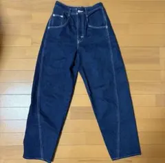 (新品 未着用)【Levi's Red】テーパードデニムパンツ ジーンズのサムネイル