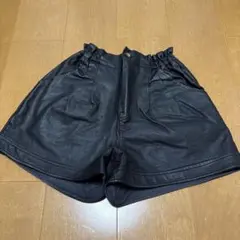 ブラック合成皮革ショートパンツ レザーショートパンツ