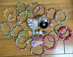 ブレスレット⭐︎おもちゃの指輪⭐︎ヘアピン⭐︎リップグロス⭐︎キラキラ可愛い4種類セット