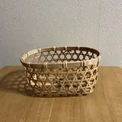 国産の深めの六つ目竹籠。しっかりとした良品です。