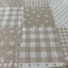 ベージュ系 パネル柄の綿生地　1m