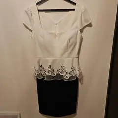 ペプラムスタイルドレス ホワイト・ブラック