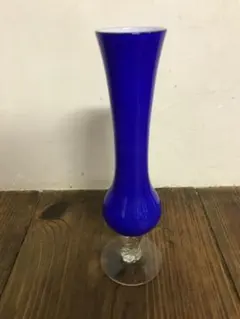 ガラス　昭和レトロ　花瓶　フラワーベース　ブルー　 高20.5cm×幅5cm