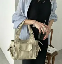 Item thumbnail for item 4ee4bde8-15ee-4e0e-a3c3-59a92baaec5a