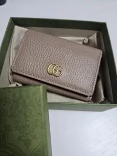 未使用に近い】 GUCCI グッチ キーケース 6連 GG マーモント カーキ 
