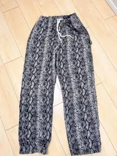 ステューシー　パイソン　蛇　ビーチパンツ