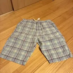 水色と紫のチェック柄ショートパンツ