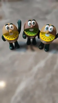 ゼスプリキウイブラザーズ2025年　ゴールド、グリーン