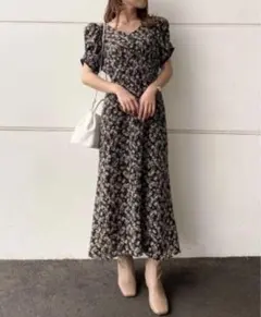 SNIDEL snidel パフスリーブ 花柄ワンピース　BLACK