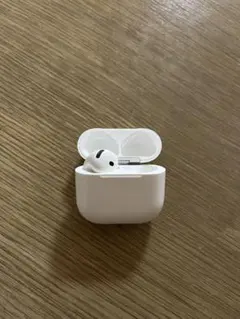 AirPods4左耳・充電ケースノイキャン搭載なし