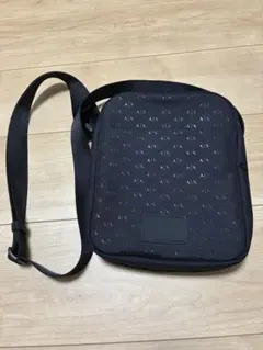 【美品】ARMANI EXCHANGE ショルダーバッグ ブラックのサムネイル