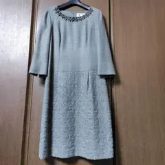 AUSTIN REED WOOLグレー ビーズ装飾刺繍ワンピースのサムネイル