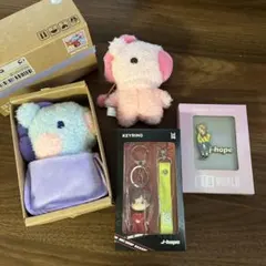BTS j-hope ぬいぐるみ・キーホルダー • ピンバッジ セット