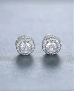 残りわずか！シルバージルコニアピアススタッド両耳用　アバランチスワロフスキー風