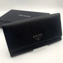 プラダ 長財布 サフィアーノ レザー トライアングル 三角プレート 二つ折り 黒