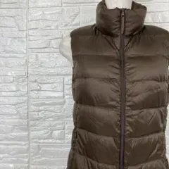 【美品】ユニクロ ウルトラライトダウンベスト ブラウン Sサイズ