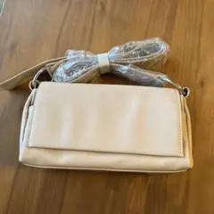 ベージュ 合成皮革 ショルダーバッグ