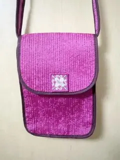 韓国　ピンク フラップ付き　スマホポシェット