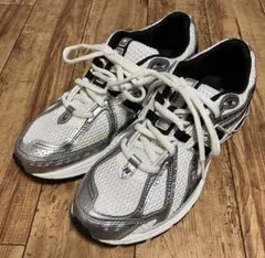 New Balance 1906R ホワイト/シルバー スニーカーのサムネイル