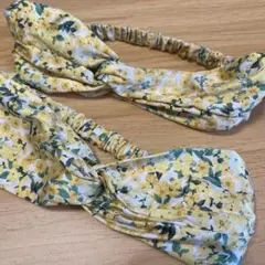 H &M 黄色 花柄 ツイストヘアバンド 2個セットのサムネイル