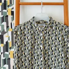 AIGLE エーグル　シャツ　リバティ　メトロポリス　タナローン　幾何学模様のサムネイル