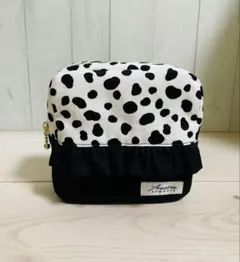 ハンドメイド　フリル付きポーチ