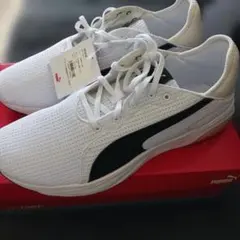 【新品 未使用】PUMA 30.0cm ホワイト/ブラック メンズスニーカー