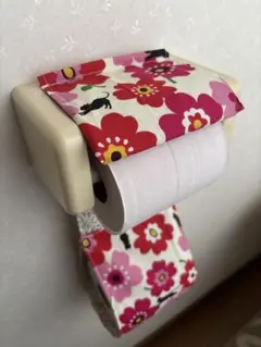ハンドメイドいちご柄 トイレットペーパーホルダーカバー - メルカリ
