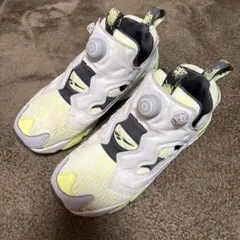 リーボック　ポンプフューリー　ネオンカラー　厚底スニーカー