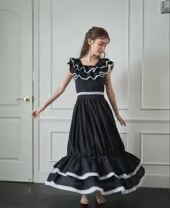 Treat ürself charming frill black dress