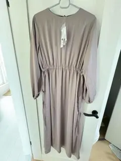 【新品未使用✨️】長袖ブラウジングワンピース　トープ　Lサイズ相当　エクラ 日本製