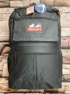 送料無料！大人気【スヌーピー】モノトーン スクエアリュックサック１個
