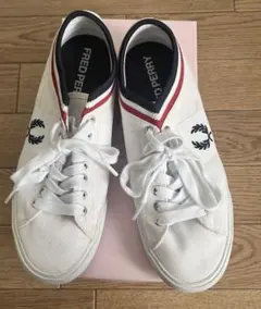 FRED PERRY ホワイト スニーカー