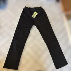 ストレッチ素材の黒長ズボン150cm