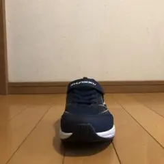 ネイビー スニーカー 瞬足
