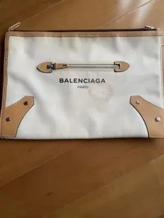 クラッチバッグ　バレンシアガ