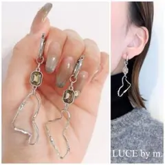 1048 ヴィンテージシルバー ストーン ニュアンスフープ キャッチレスピアスのサムネイル