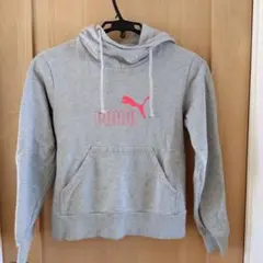 【期間限定値下げ】PUMA グレー フード付きパーカー Mサイズ