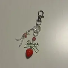 ビーズキーホルダー　いちご