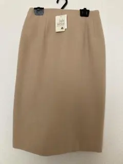 【新品・未使用】【フランドル】 アンゴラ混ウール ベージュ タイトスカート　9号のサムネイル