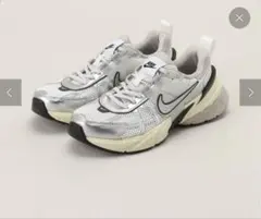 1週間お値下げNike V2K RUN スニーカー ホワイト/シルバー24.0
