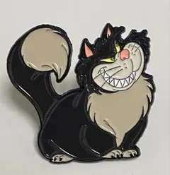 P223★シンデレラ　黒猫ルシファー★ピンバッジ★